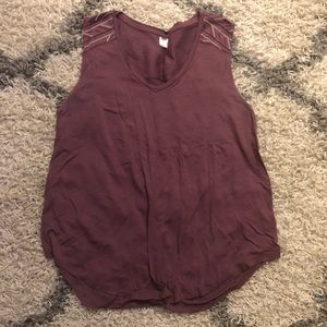 Old navy tank top with geometric design on back